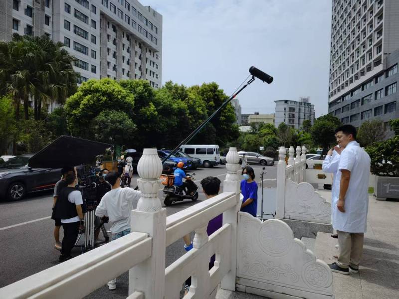 得荣县广告片拍摄公司低成本实现高规格制作的诀窍